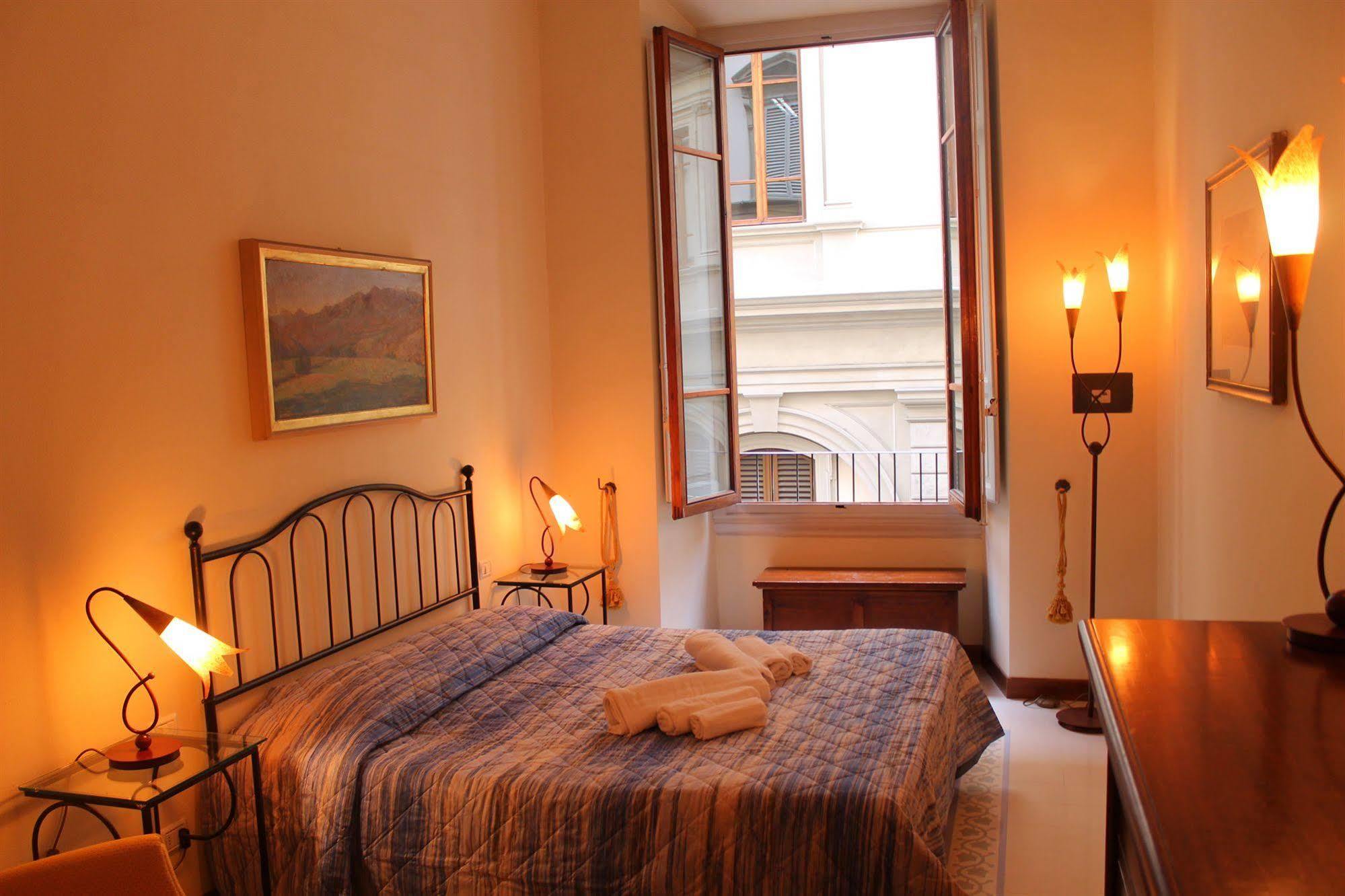 Via Roma Suites Firenze Eksteriør bilde